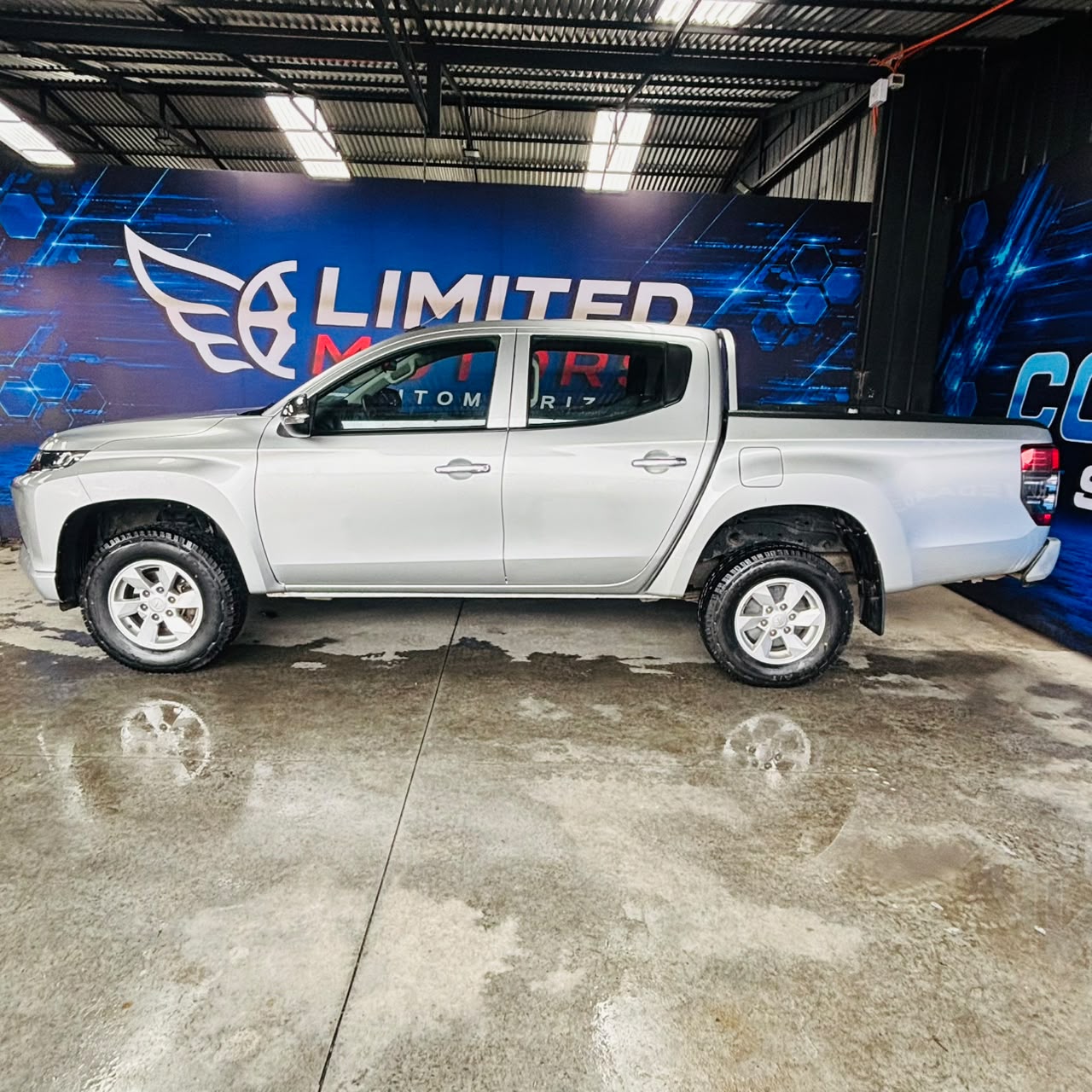 Mitsubishi L200 Katana Cr — foto 14 de 39