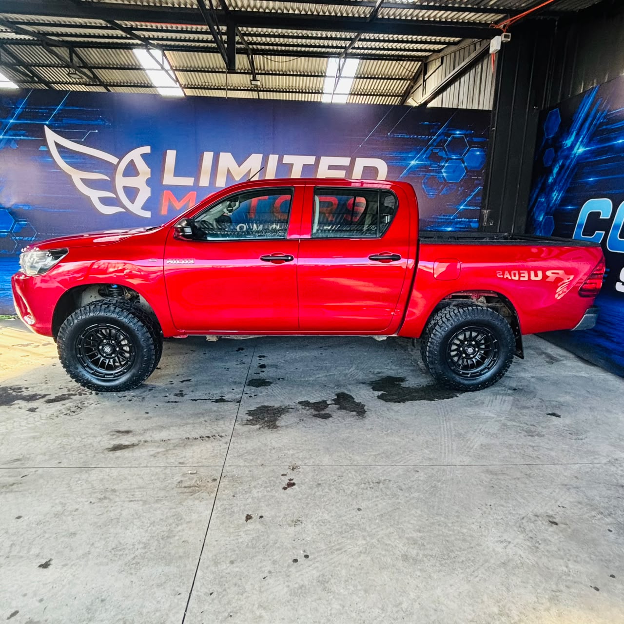 Toyota Hi Lux Dcab — foto 14 de 39