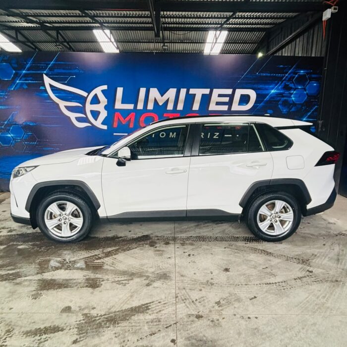 Toyota New Rav4 — foto 13 de 39