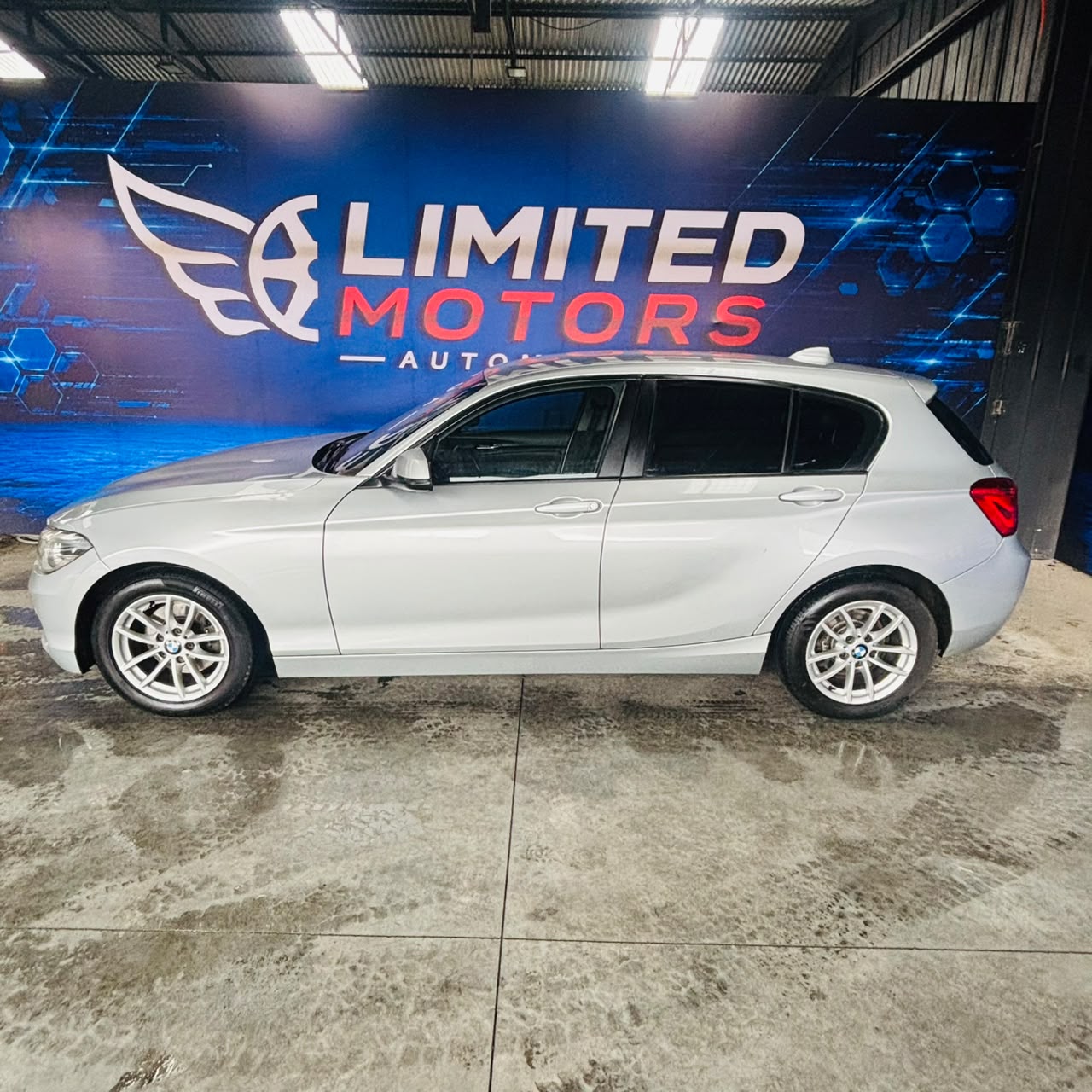 BMW 120I Lci1.6 Aut — foto 15 de 40
