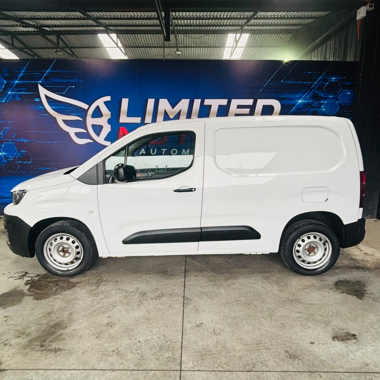 Peugeot Partner Hdi92 L1 — foto 15 de 40
