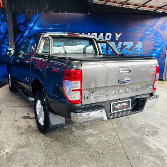 Ford Ranger Dcab Xlt — foto 18 de 40