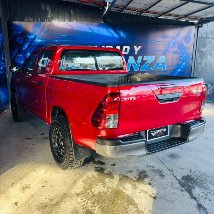 Toyota Hi Lux Dcab — foto 17 de 39