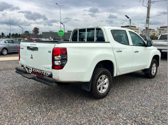 Mitsubishi L200 Katana Crt — foto 19 de 37