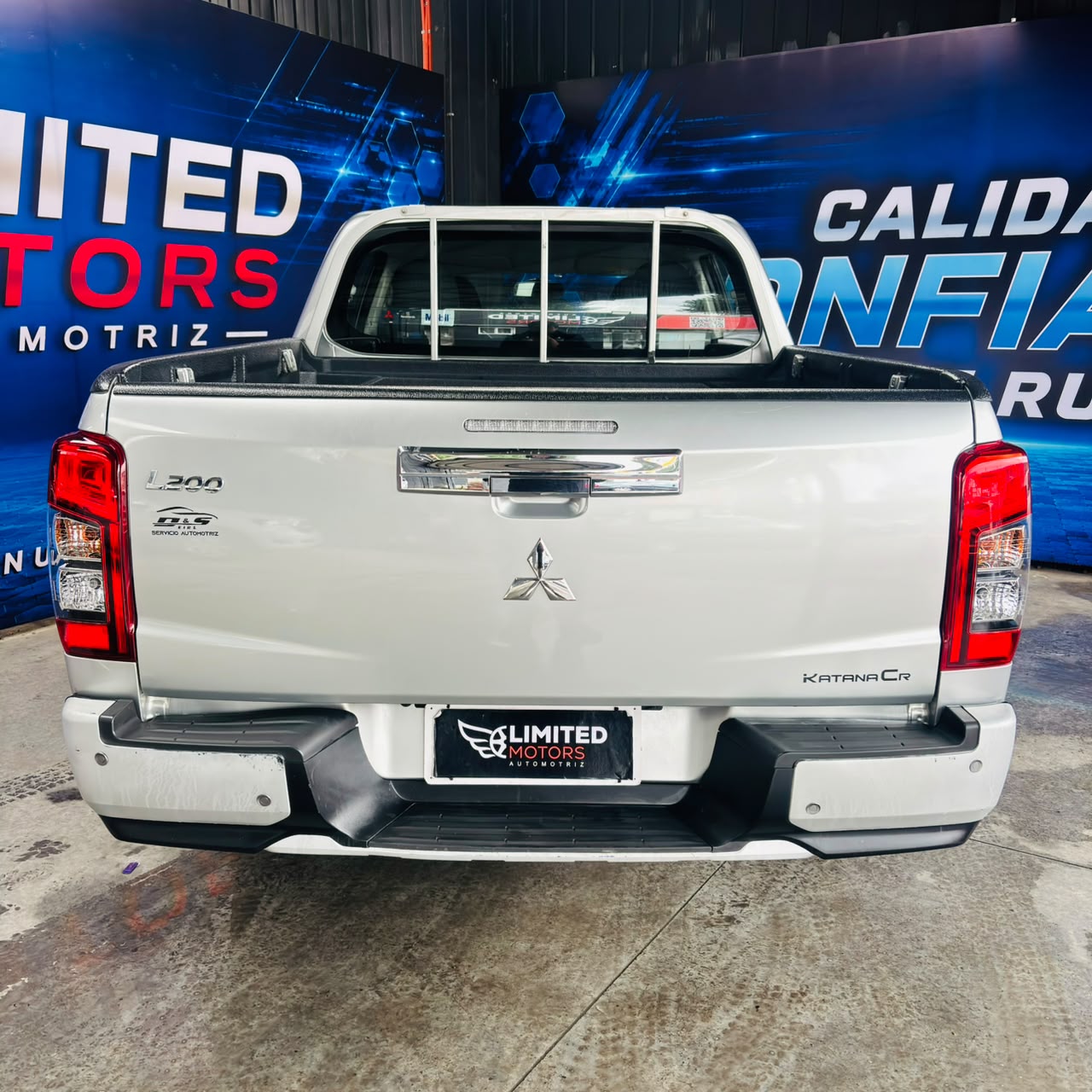 Mitsubishi L200 Katana Cr — foto 22 de 39