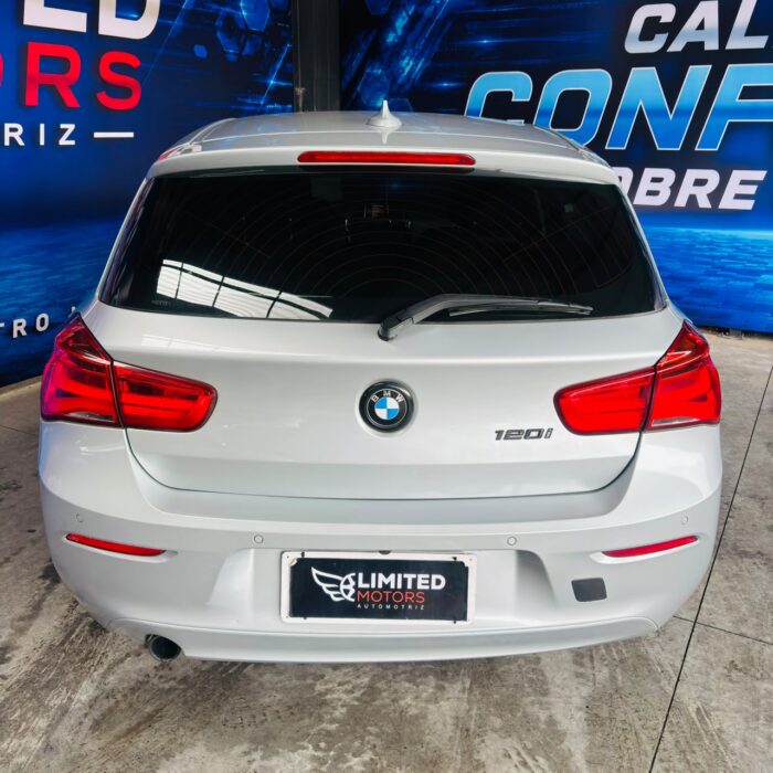BMW 120I Lci1.6 Aut — foto 22 de 40
