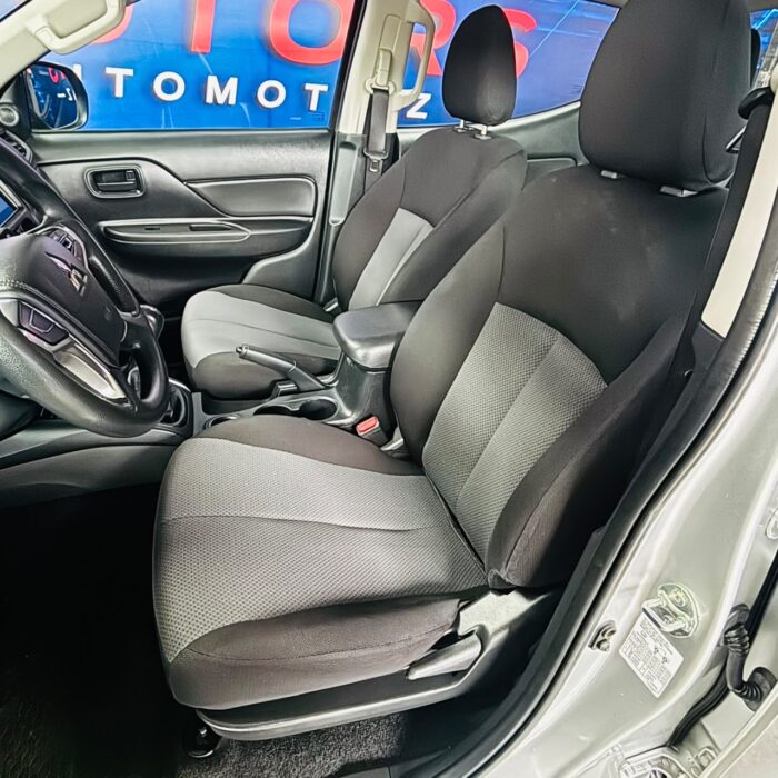 Mitsubishi L200 Katana Cr — foto 23 de 39