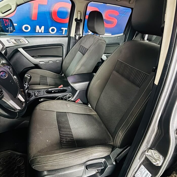 Ford Ranger Dcab Xlt — foto 24 de 40