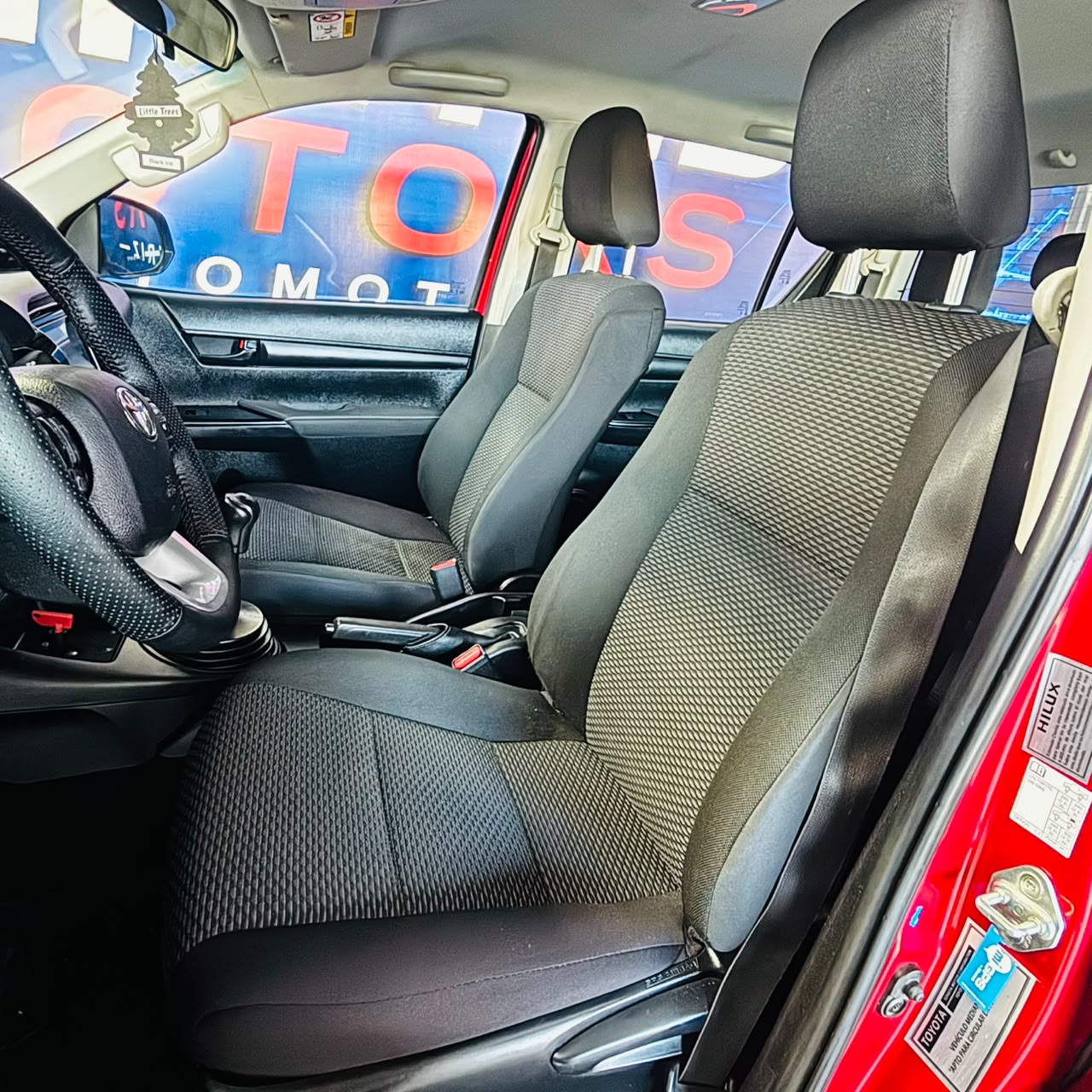 Toyota Hi Lux Dcab — foto 24 de 39
