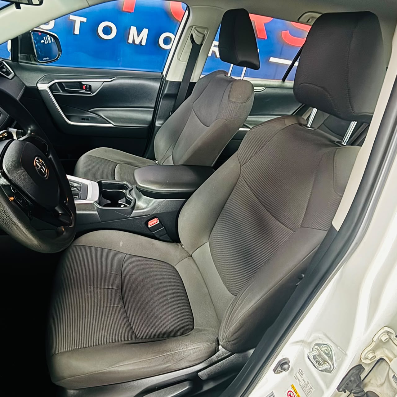Toyota New Rav4 — foto 24 de 39