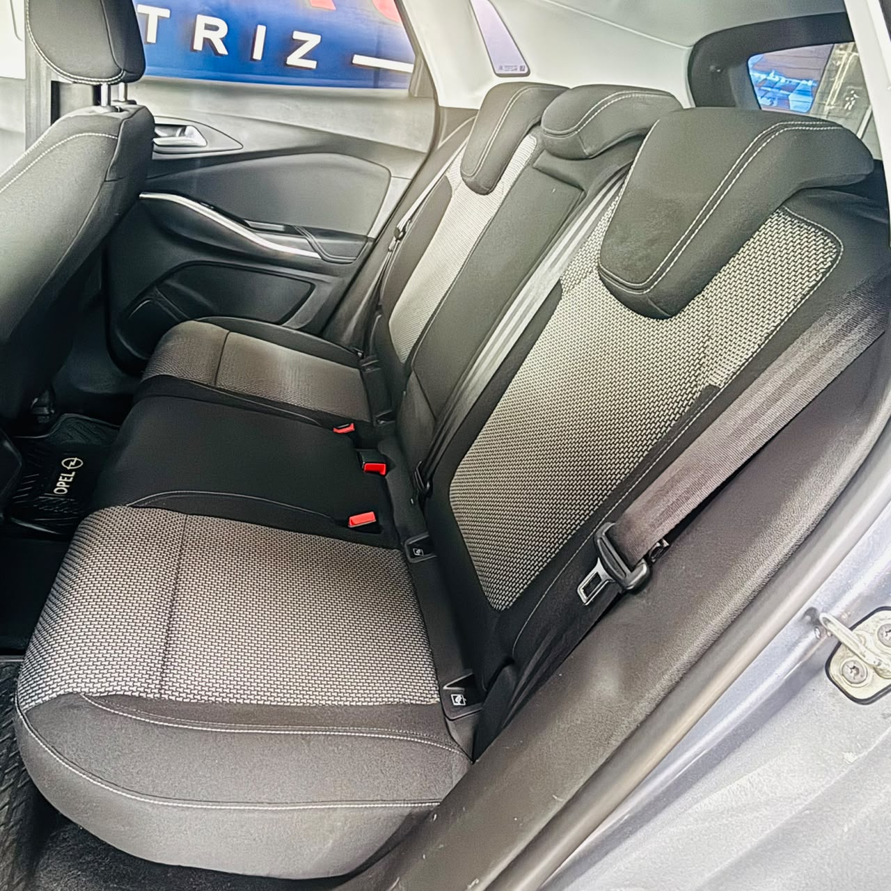 Opel Grandland 1.6 Aut — foto 26 de 39