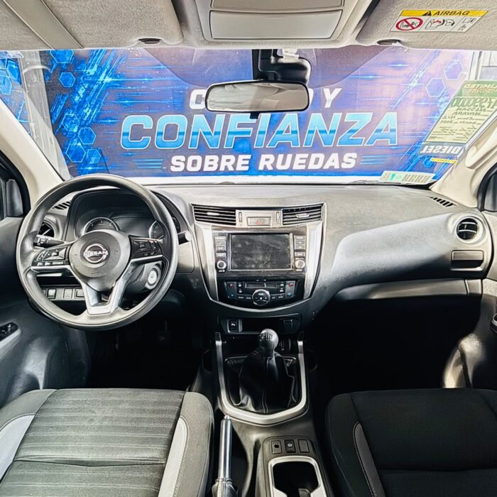Nissan Navara Dc — foto 27 de 39