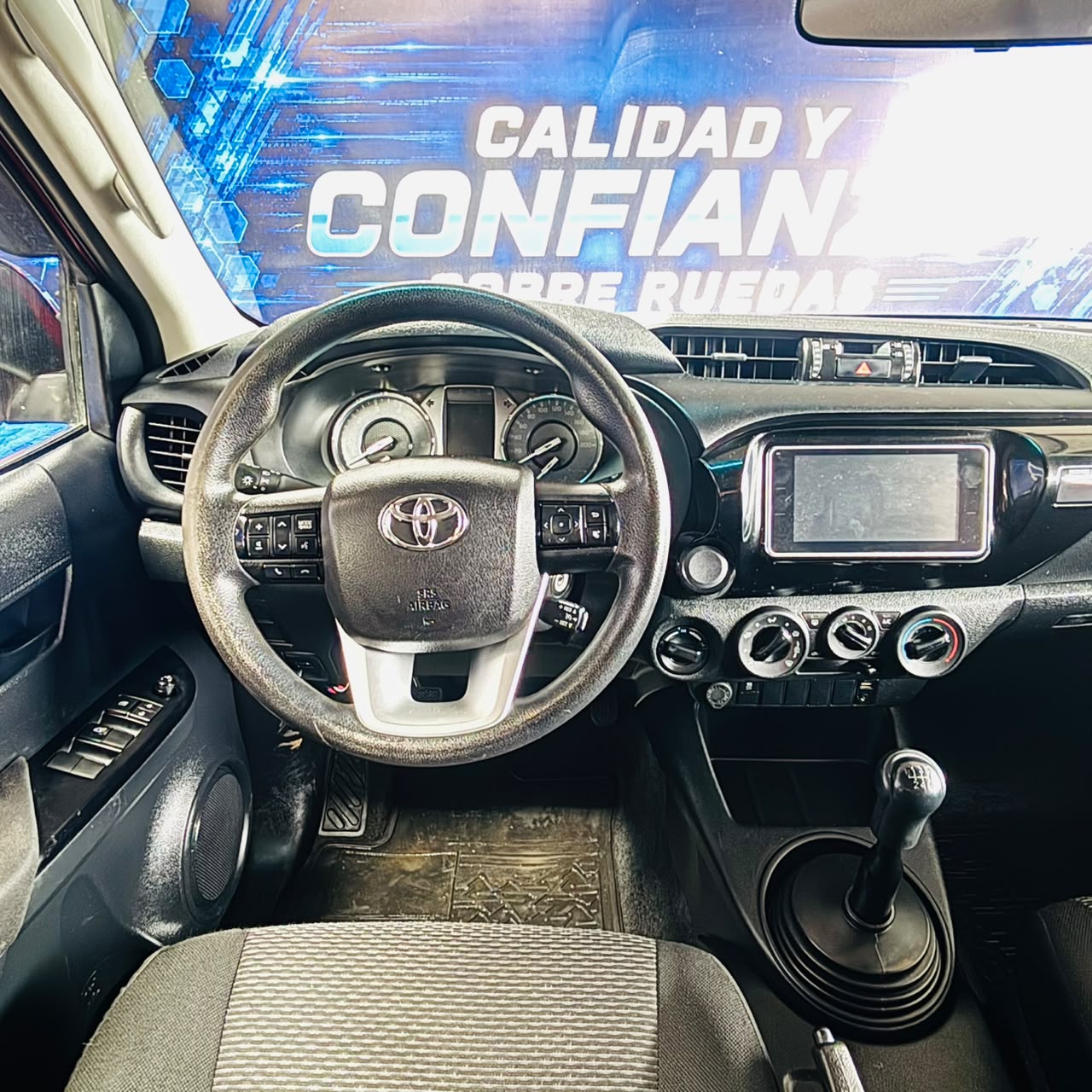 Toyota Hilux Pickup 4P — foto 30 de 39