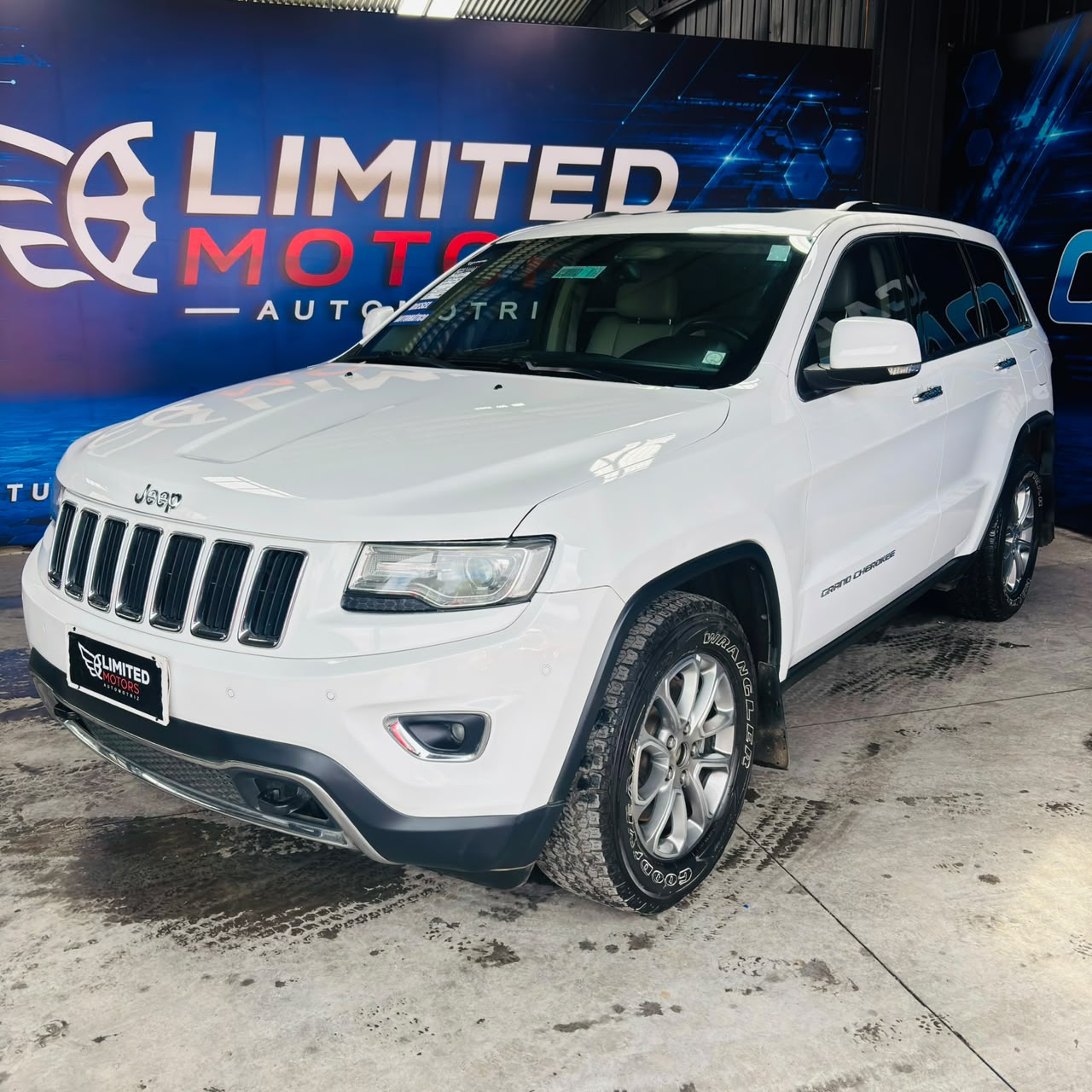 Jeep Grand Cherokee Limited 3.0 Aut — foto 10 de 39
