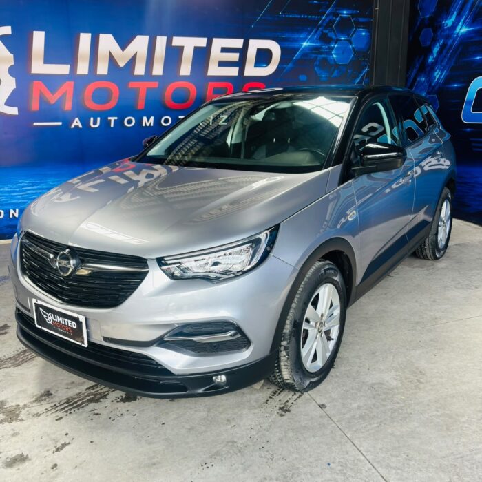 Opel Grandland 1.6 Aut — foto 9 de 39