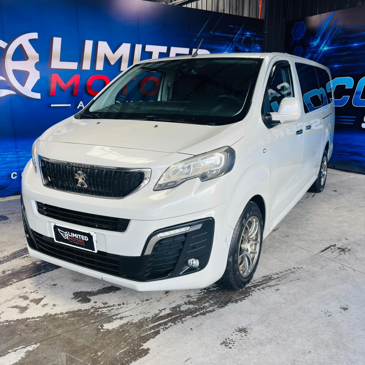 Peugeot Traveller Business — foto 10 de 39