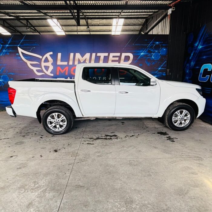 Nissan Navara Dc — foto 15 de 39