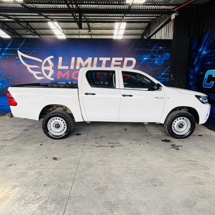 Toyota Hilux Dcab 4X4 4P — foto 15 de 39
