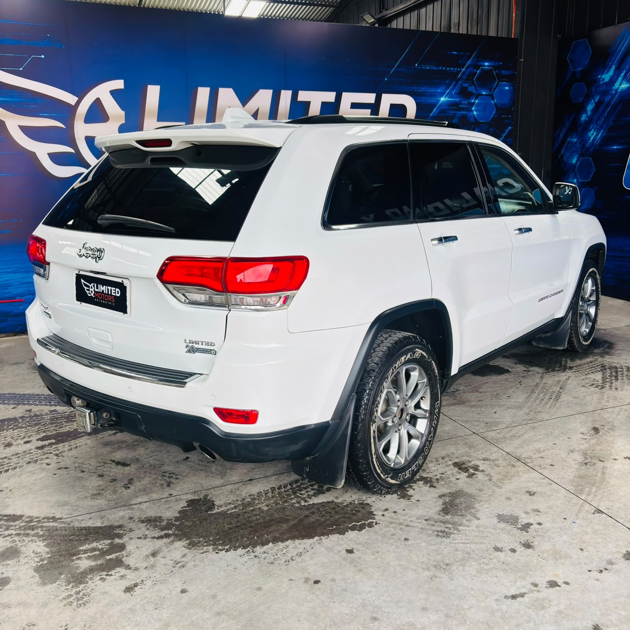 Jeep Grand Cherokee Limited 3.0 Aut — foto 20 de 39