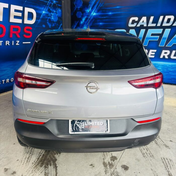 Opel Grandland 1.6 Aut — foto 21 de 39