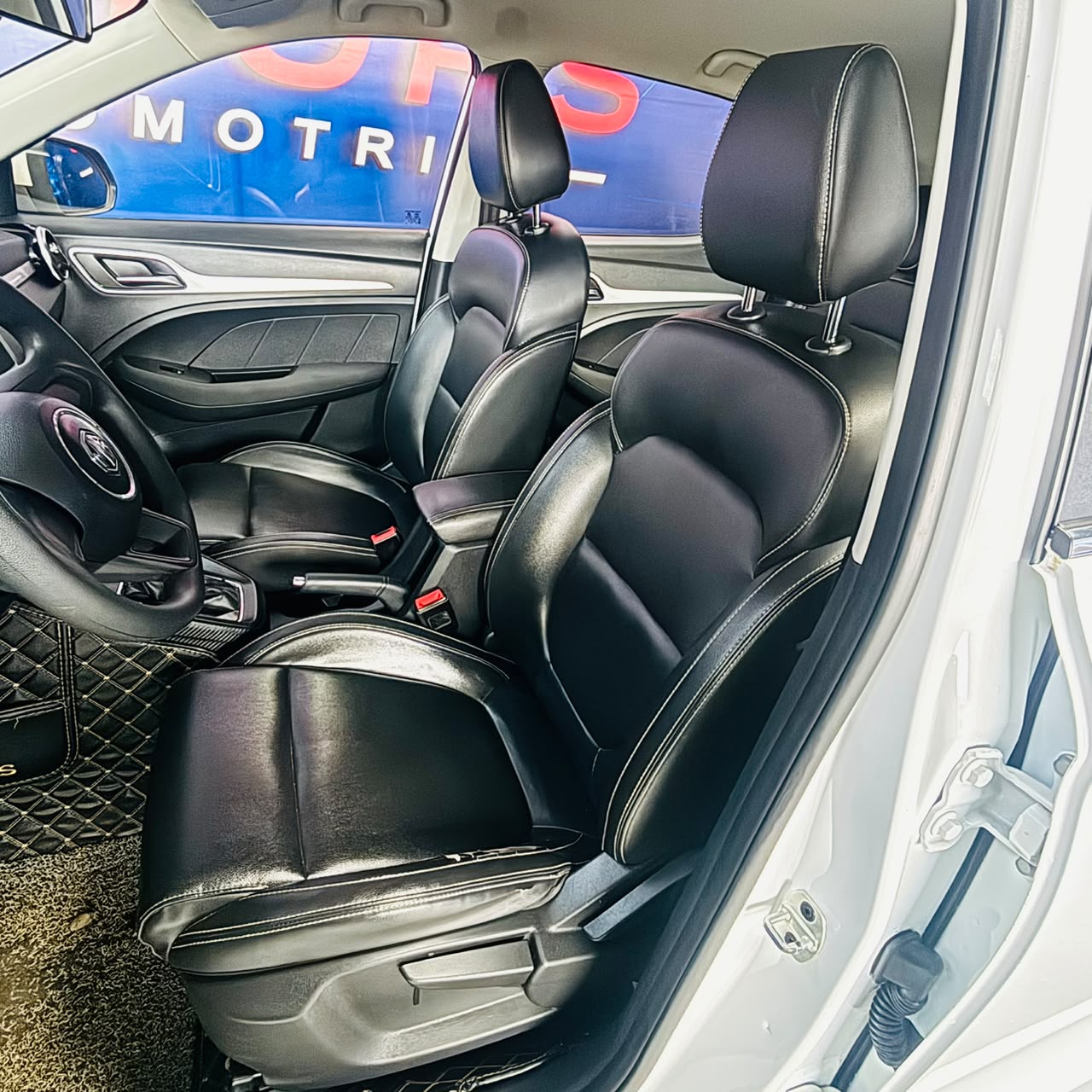 MG Zs1.5 Aut — foto 24 de 39