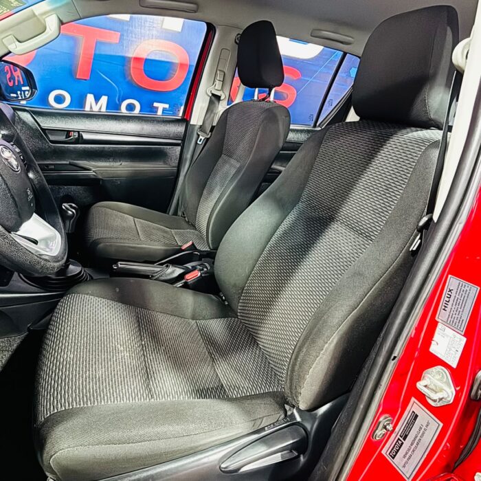 Toyota Hilux 2.4 Mt 4X4 Dc — foto 23 de 39
