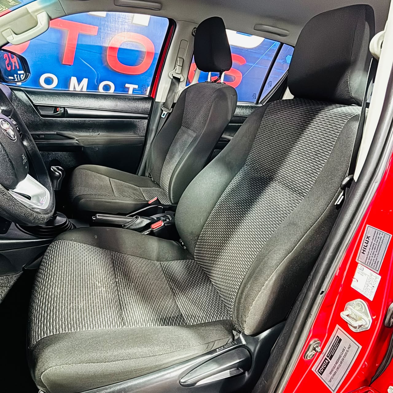 Toyota Hilux 2.4 Mt 4X4 Dc — foto 24 de 39