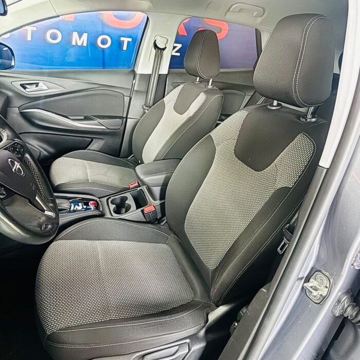 Opel Grandland 1.6 Aut — foto 23 de 39