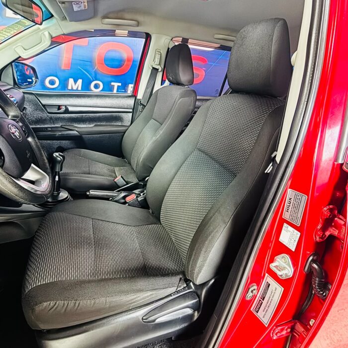 Toyota Hilux Pickup 4P — foto 23 de 39